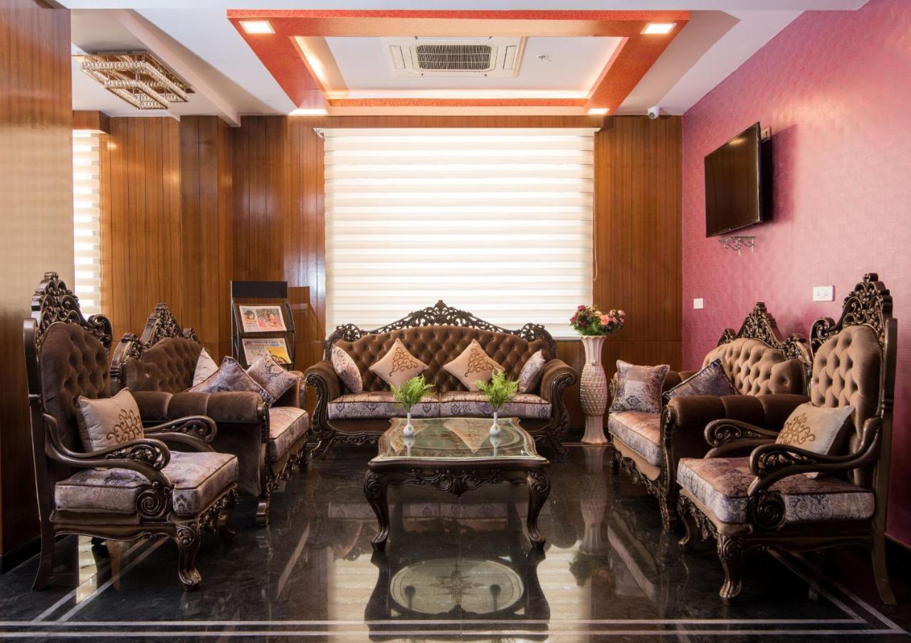 Npg Hotel Yelahanka Buitenkant foto
