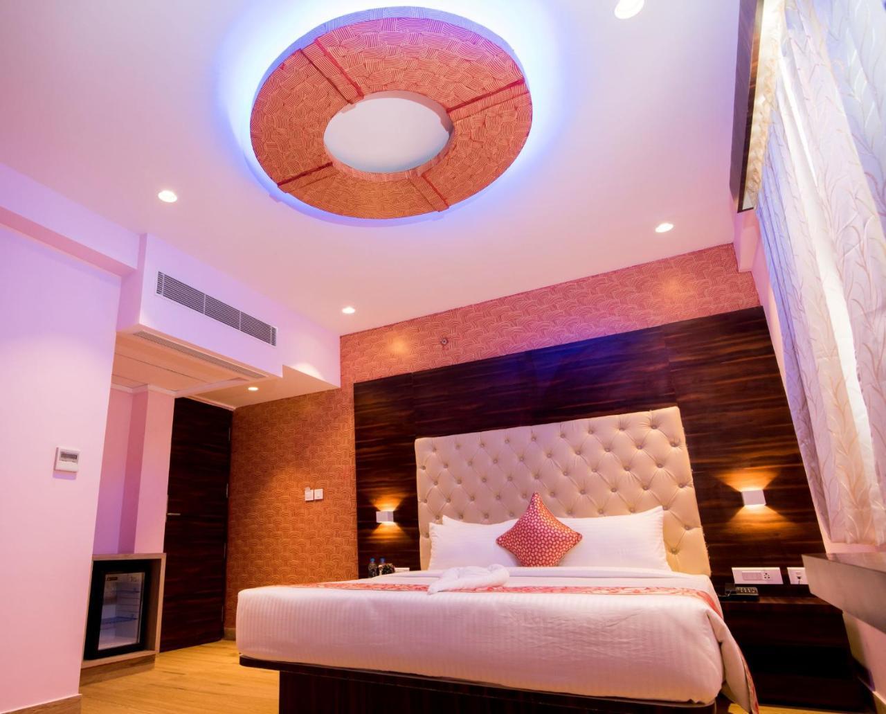 Npg Hotel Yelahanka Buitenkant foto